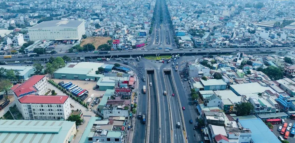 image-quoc-lo-22-mo-rong-gia-tri-bat-dong-san-vinhomes-hoc-mon-thay-doi-ra-sao-0-0